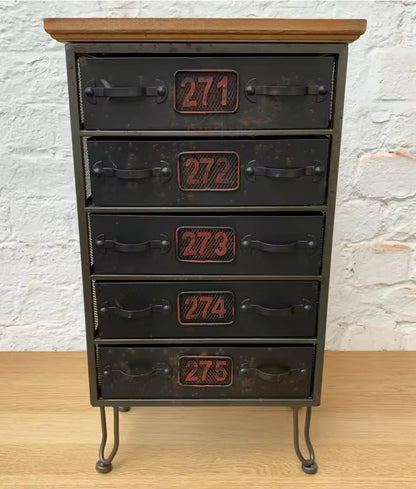 שידת וינטג' תעשייתית עתיקה – 5 מגירות של אופי