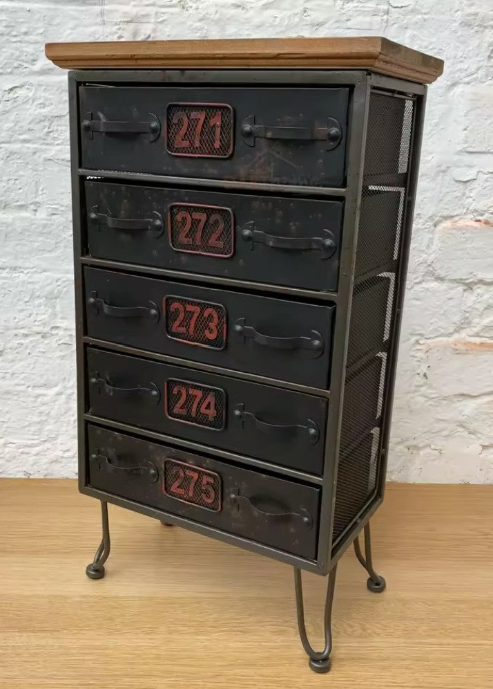 שידת וינטג' תעשייתית עתיקה – 5 מגירות של אופי